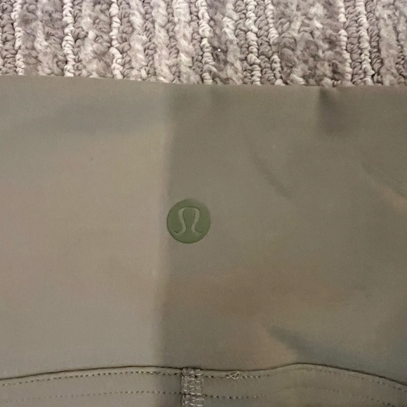 Green, cool design lulu size 6 leggings!! - Picture 6 of 7